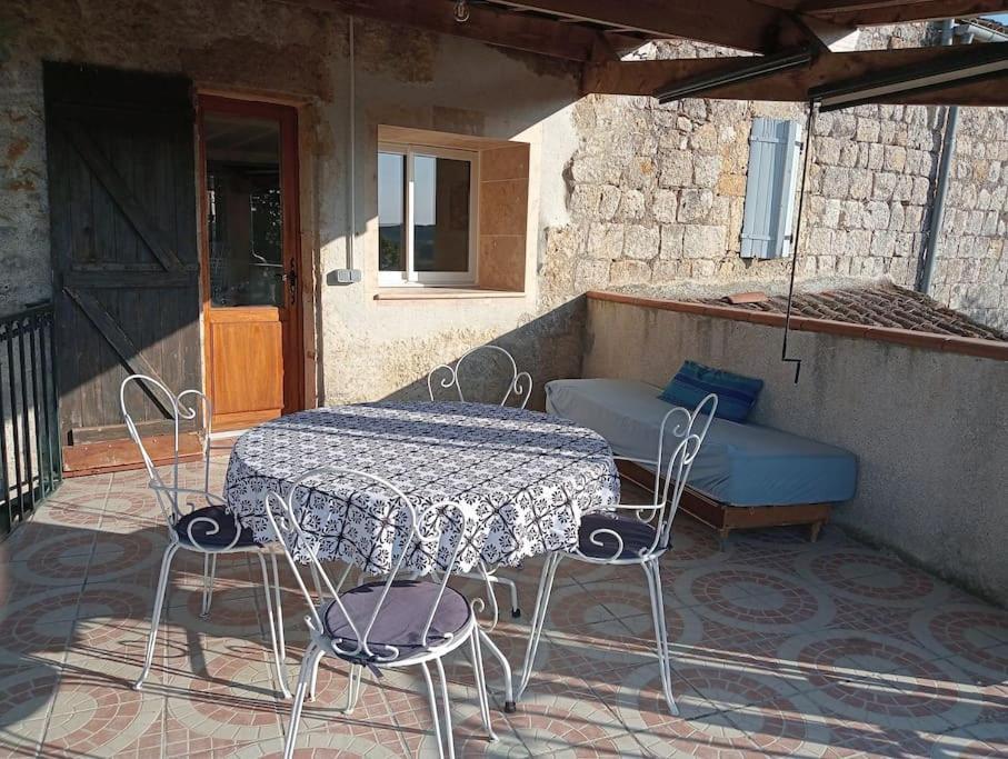 Casa de Férias Maison De Village Avec Superbe Vue Cuq (Lot-et-Garonne)